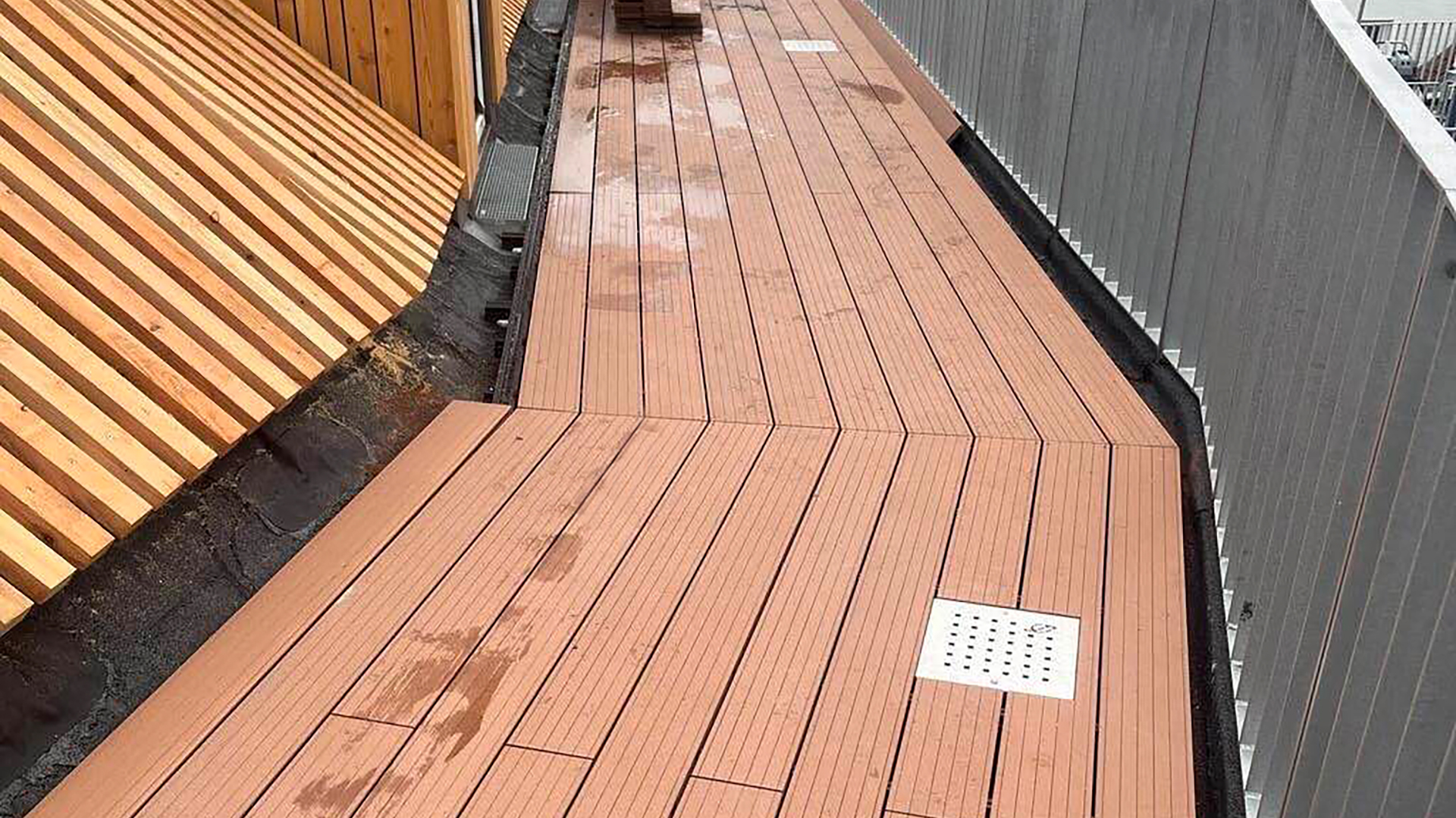 Die Terrassendiele hat oft einen Sinn für Prestige und Eleganz