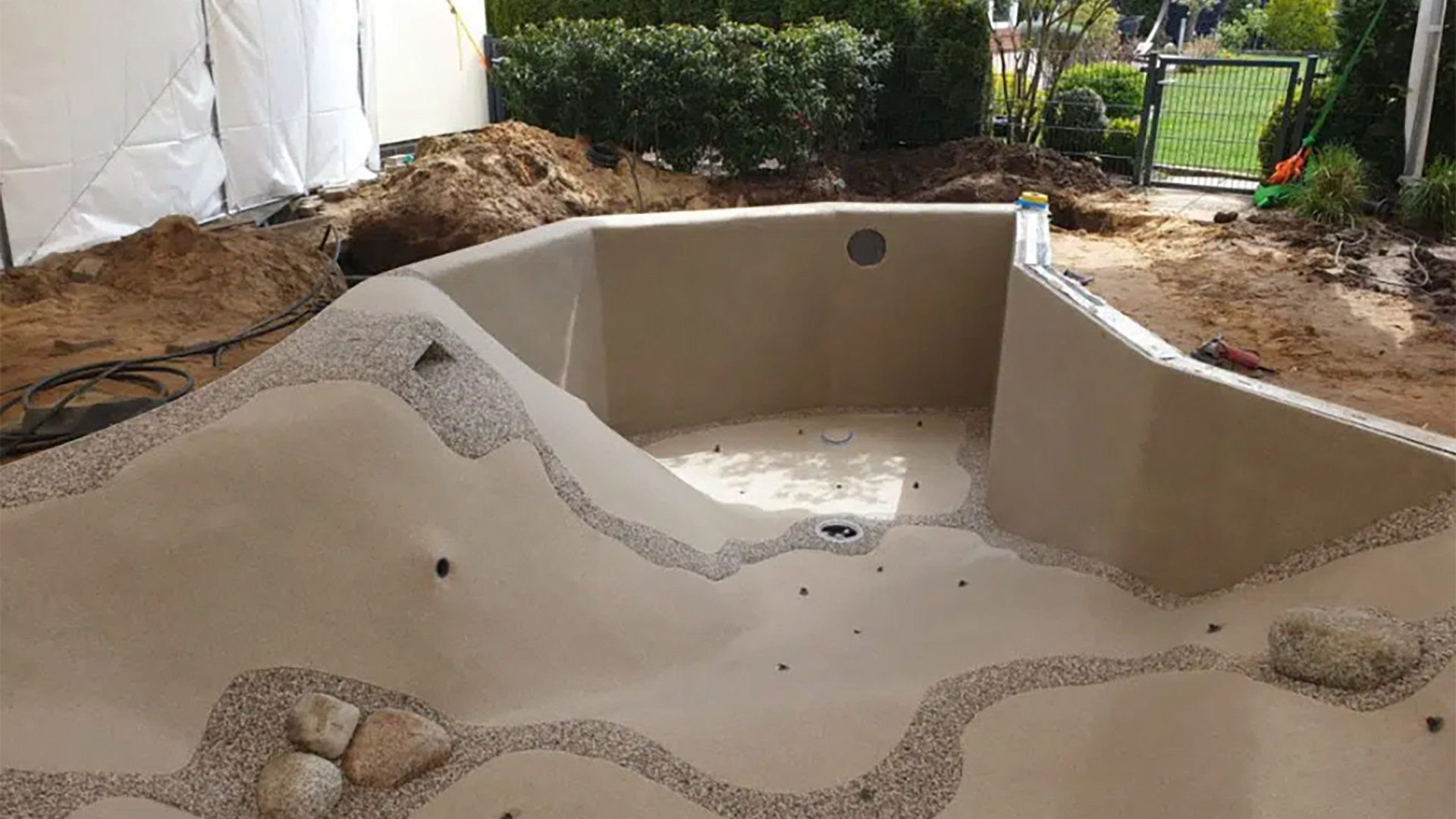 Bau eines Bio-Design-Pools
