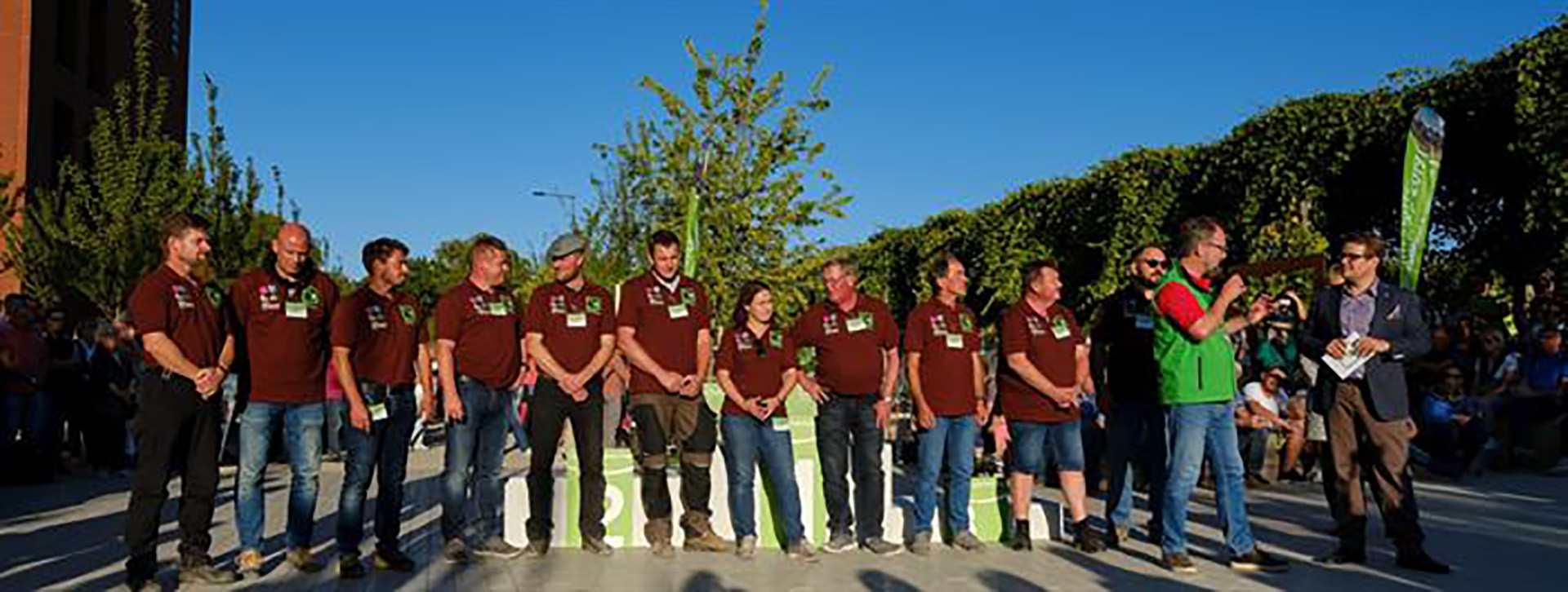 Landschaftsgärtner-Cup 2019 - 11 Teams und eine 11-köpfige Experten-Jury mit Jury-Sprecher Ludger Plaßmann (zweiter von rechts)