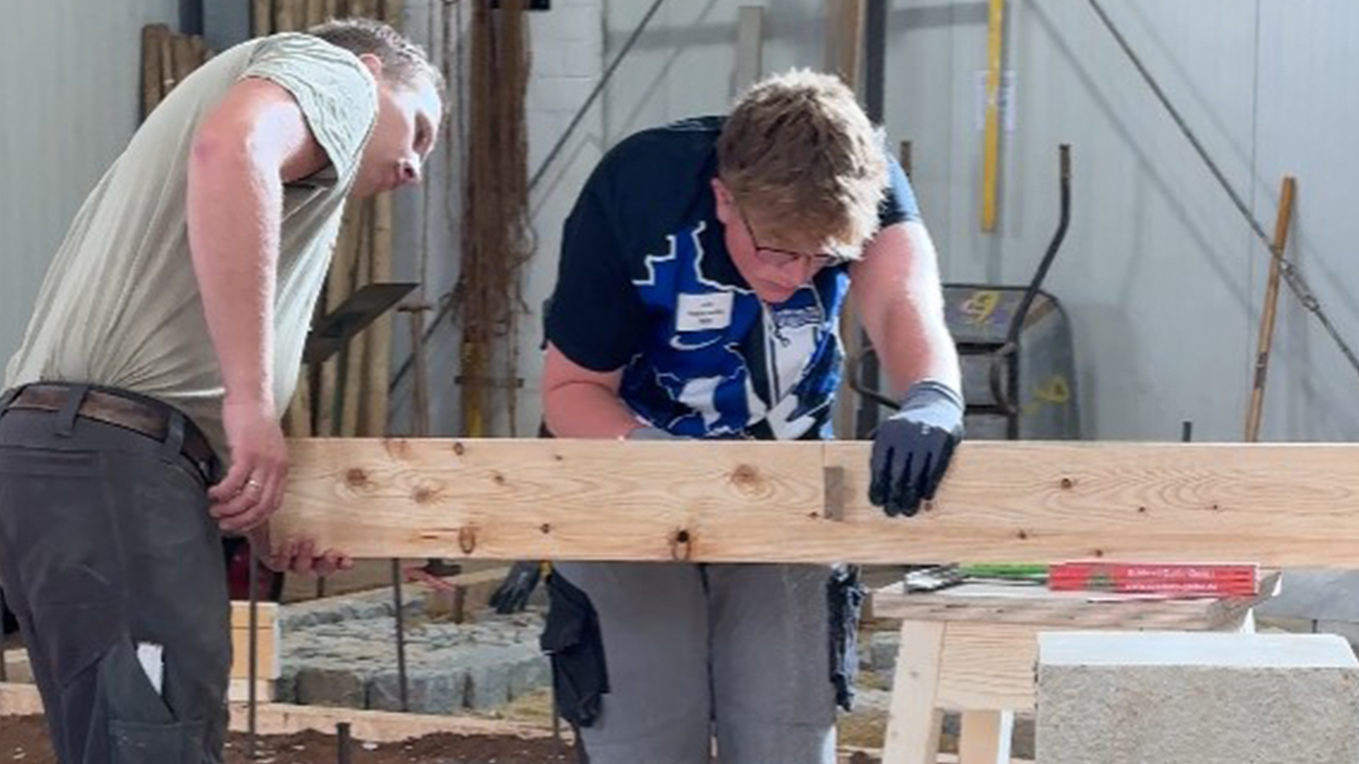 Holz schneiden